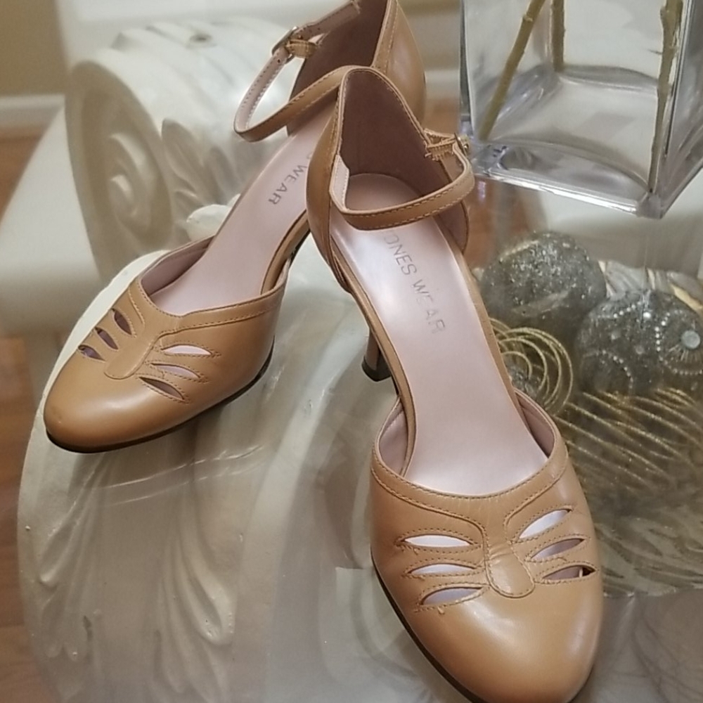 Jones Wear heels